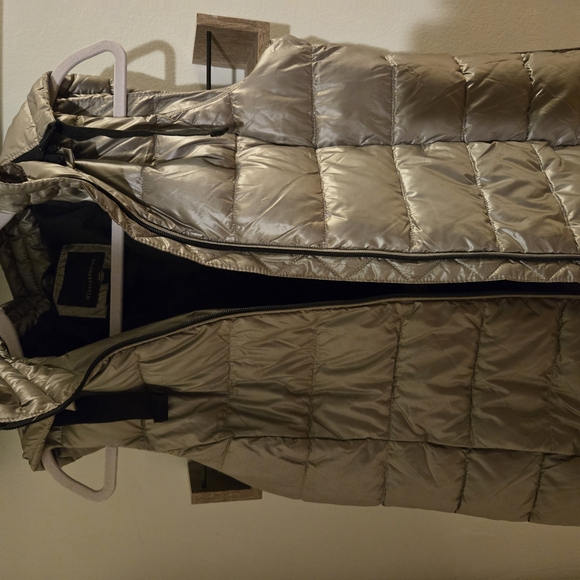 Weatherproof Metallic Puffer Vest, Medium - Picture 1 of 5